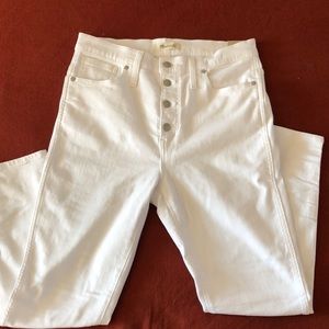 Madewell. White high rise skinny cropped jeans.